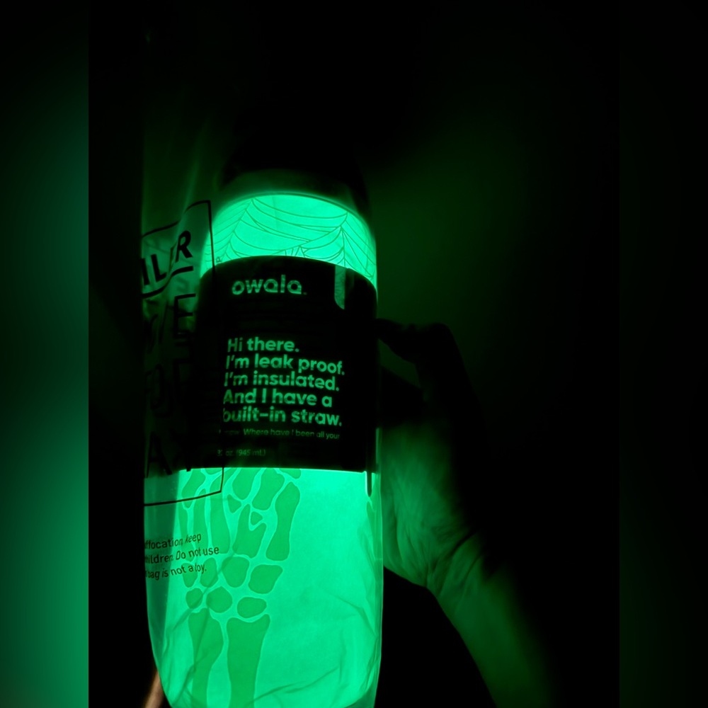 Owala RIP Glow in the Dark Halloween 32oz Freesip Colordrop.